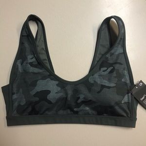 GapFit sculpt sports bra, women’s medium
